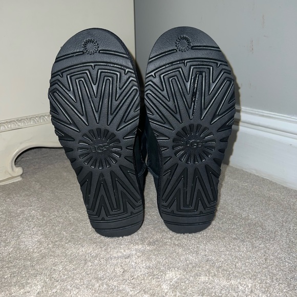 Ugg Tall Bailey Button - Picture 4 of 5